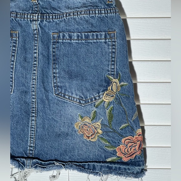 Super Cute Floral Embroidery Tamnoon Denim Skirt size 34 (us 2) Youth - Picture 13 of 15